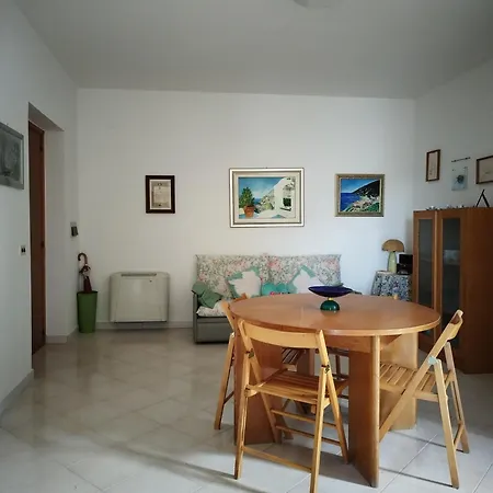 Apartment 1900