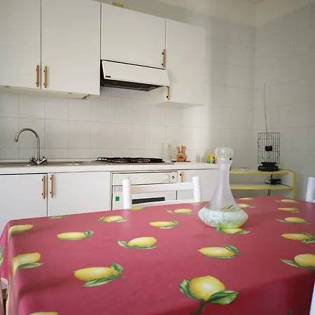 Apartment 1900